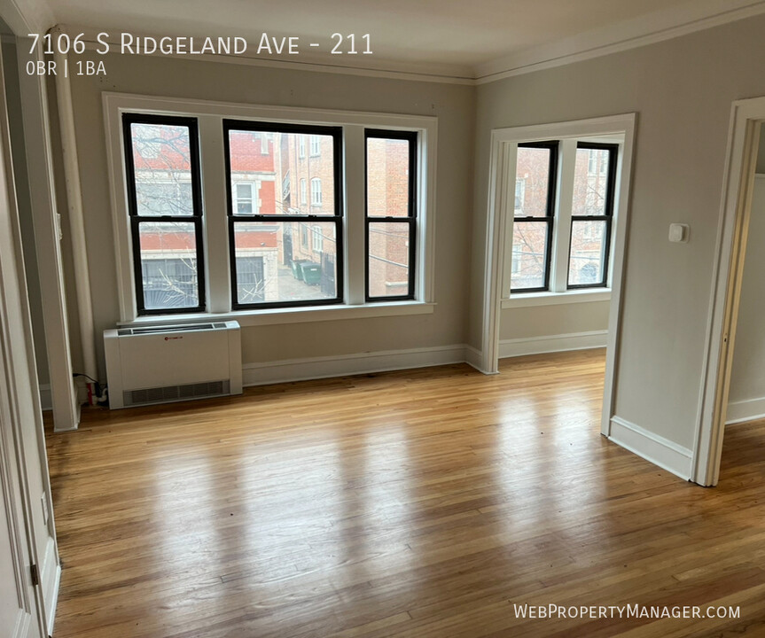 7106 S Ridgeland Ave in Chicago, IL - Building Photo