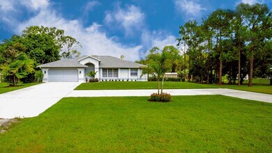 9641 Strike Ln in Bonita Springs, FL - Building Photo - Building Photo