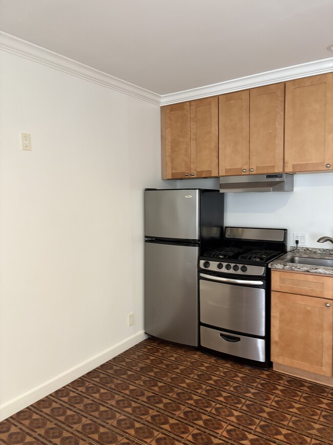 8028 Blackburn Ave, Unit 8028