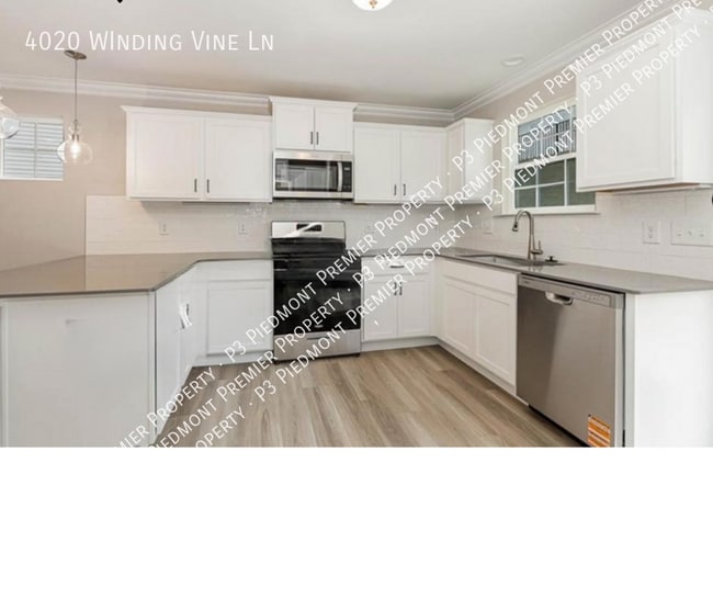 4020 WInding Vine Ln in Greensboro, NC - Building Photo - Building Photo