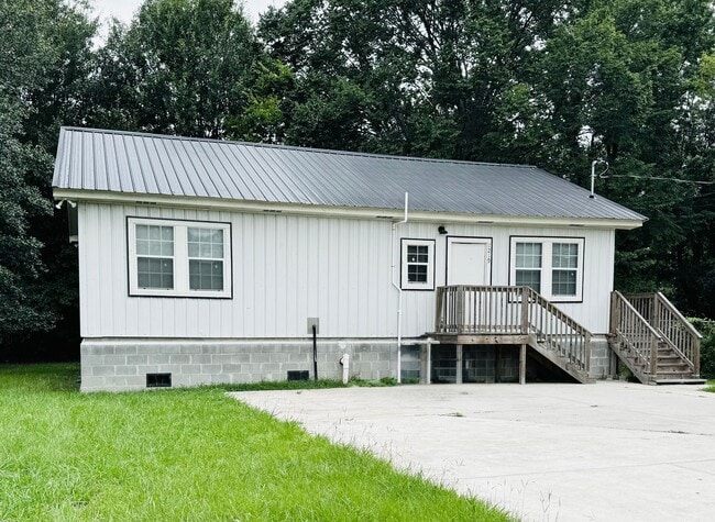 property at 1219 N 44th St