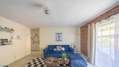 31 Westgate Rd, Unit 5 in Boston College, MA - Building Photo - Building Photo