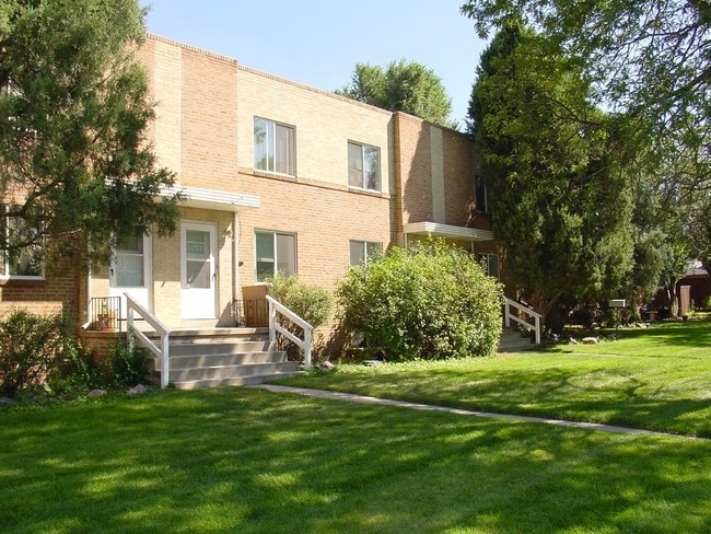 Cherry Street Townhomes in Denver, CO - Foto de edificio - Building Photo