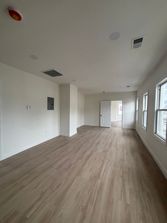 5 McGurk St, Unit 3rd Floor, Unit 3rd Floor