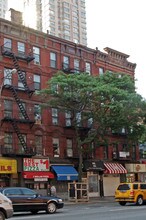 746 9th Ave in New York, NY - Building Photo - Building Photo