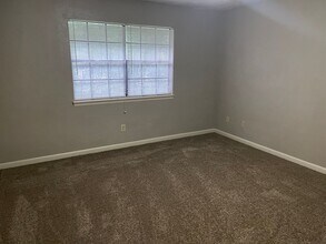 2519 Old Bainbridge Rd-Unit -B in Tallahassee, FL - Building Photo - Building Photo