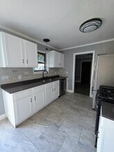 517 Gist Dr in Port Neches, TX - Building Photo - Building Photo