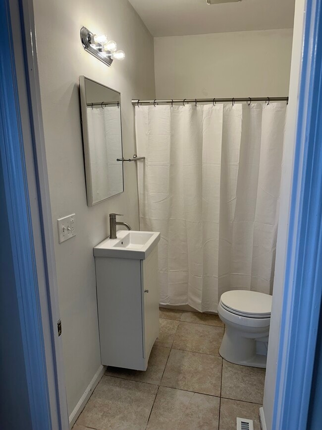 159 Black Rock Ave, Unit 1