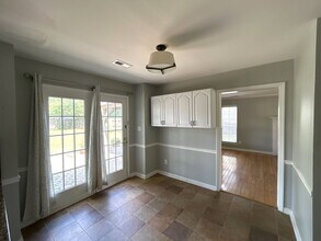 12311 Longmont Dr in Charlotte, NC - Building Photo - Building Photo