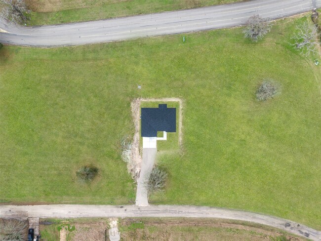 7 Meadowview Dr in Trinity, TX - Building Photo - Building Photo