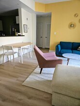 1200 Town Center Dr, Unit Apt 208 in Jupiter, FL - Building Photo - Building Photo
