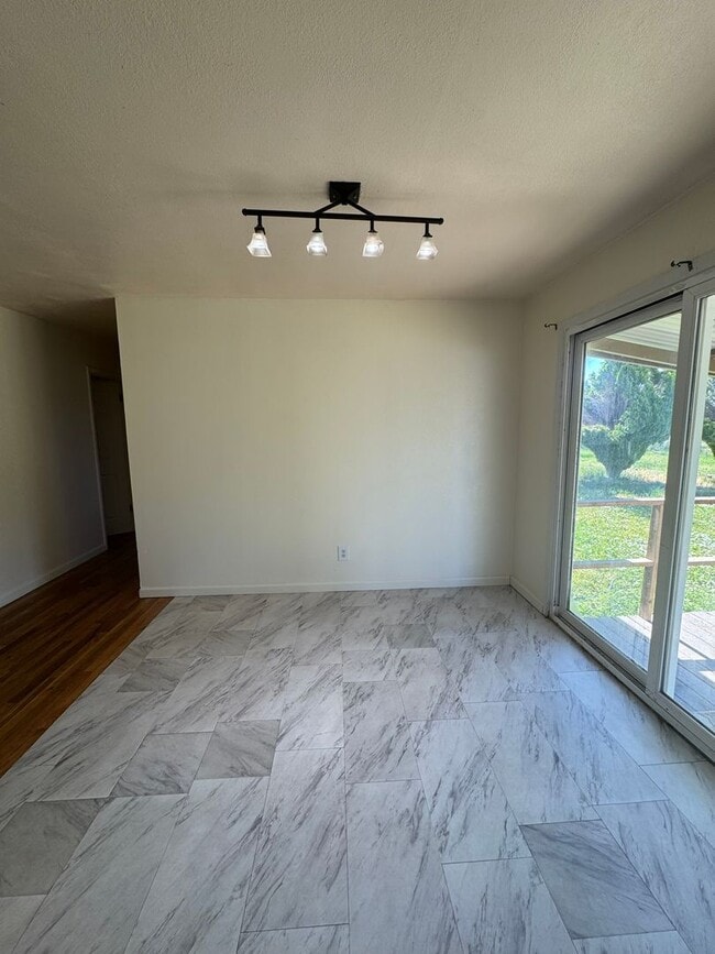 3630 Laverne Ave in Klamath Falls, OR - Building Photo - Building Photo