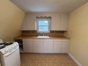 38 Cedar St, Unit 1 in Holliston, MA - Building Photo - Building Photo