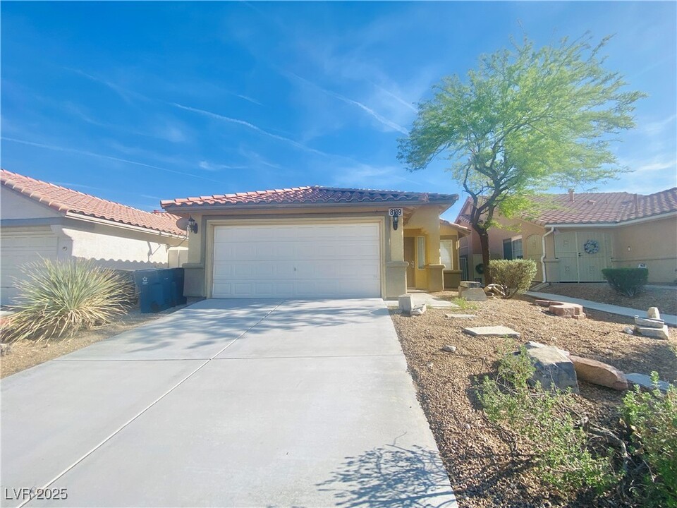 8139 W Rochelle Ave in Las Vegas, NV - Foto de edificio
