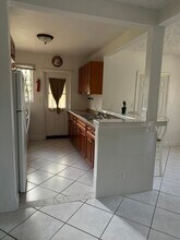 250 NW 102nd St, Unit Beautiful Home in Miami, FL - Foto de edificio - Building Photo