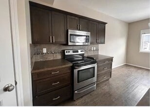 175 Garrison Cir in Red Deer, AB - Building Photo - Building Photo