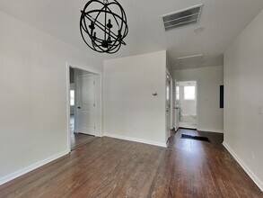 499 Woodlawn Ave NW in Atlanta, GA - Building Photo - Building Photo