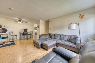 20 Thompson Rd in Manchester, CT - Building Photo - Building Photo