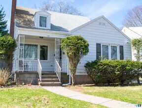 1768 Ella T Grasso Blvd in New Haven, CT - Building Photo - Building Photo