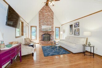 8604 N Troost Ave in Kansas City, MO - Building Photo - Building Photo