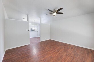 9505 Woodvale Dr in Austin, TX - Building Photo - Building Photo