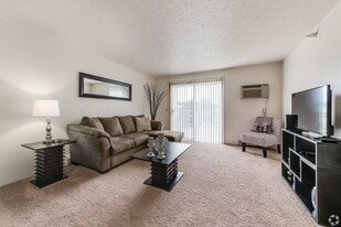 Fenton Estates Apartments in Fenton, MI - Building Photo