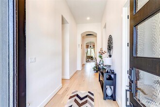 126 LITTLE Strm Cv in Austin, TX - Building Photo - Building Photo