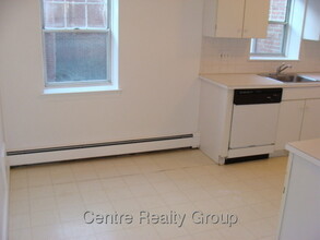 497 Centre St, Unit 4 in Newton, MA - Building Photo - Building Photo