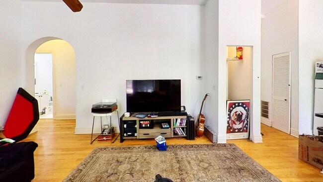 2919 N Mildred Ave in Chicago, IL - Building Photo - Building Photo