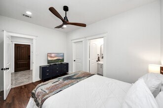 916 W 20th St in Houston, TX - Building Photo - Building Photo