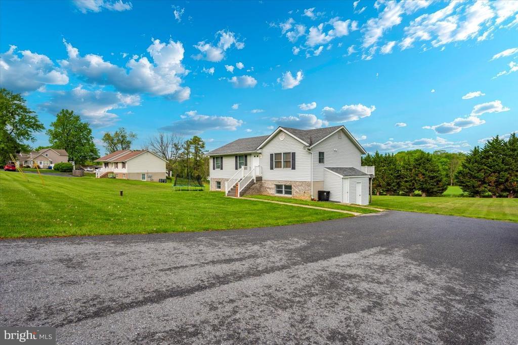 2723 Old Washington Rd in Westminster, MD - Building Photo
