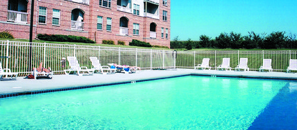 Camden Court Apartments in Madison, WI - Foto de edificio - Building Photo