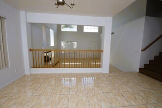 554 Campus Oaks Ct in Las Vegas, NV - Building Photo - Building Photo