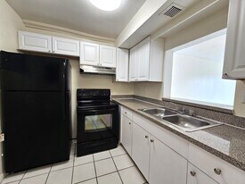 3600 NW 21st St in Lauderdale Lakes, FL - Building Photo