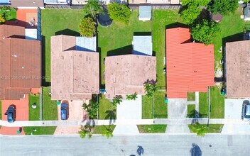 18331 SW 135th Ave in Miami, FL - Building Photo - Building Photo