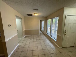 318 W William Cannon Dr in Austin, TX - Building Photo - Building Photo