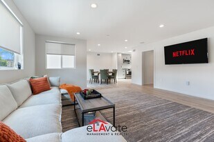 1035 N Serrano Ave in Los Angeles, CA - Building Photo