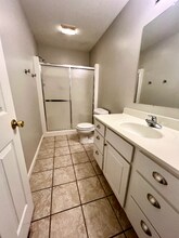 906 Waters Edge Rd in Champaign, IL - Building Photo - Building Photo