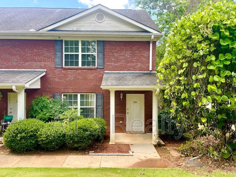 279 Christian's Walk in Newnan, GA - Building Photo