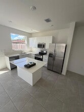 12148 NW 24th Pl in Miami Shores, FL - Building Photo - Building Photo