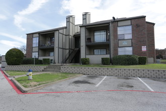 Fair Oaks Creek in Dallas, TX - Building Photo - Building Photo