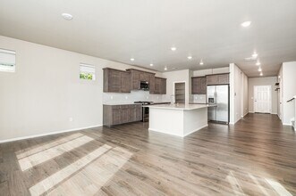 1536 29th St NW in Puyallup, WA - Building Photo - Building Photo