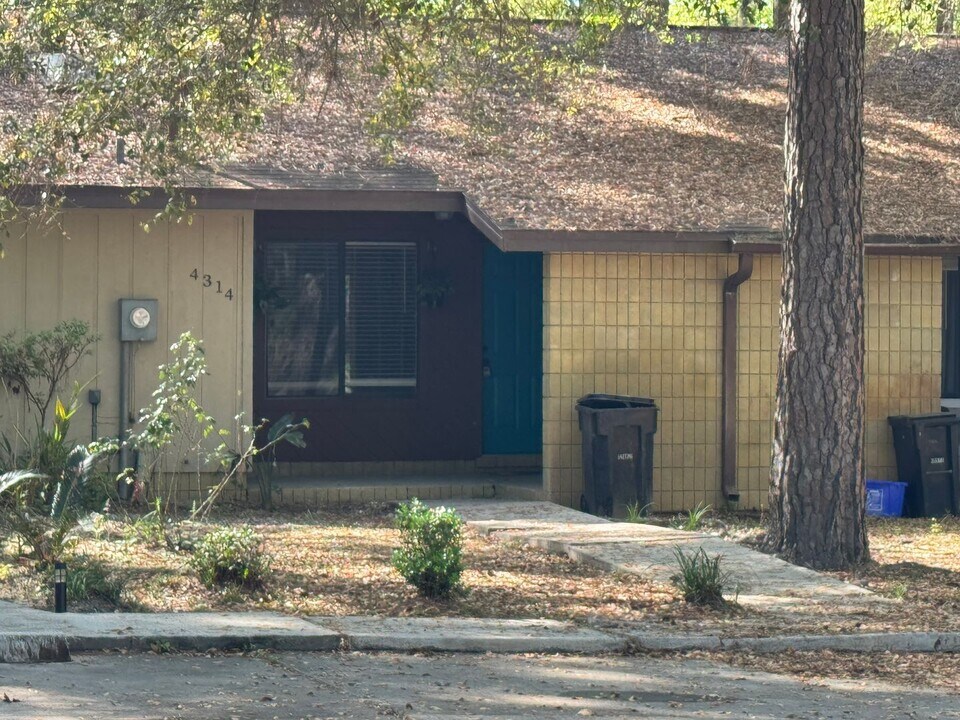 4314 SW 69th Terrace in Gainesville, FL - Building Photo