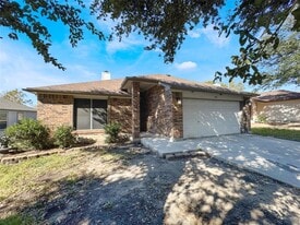 1901 Holly Springs Dr in Taylor, TX - Building Photo