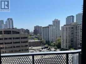 11 Wellesley St W in Toronto, ON - Building Photo