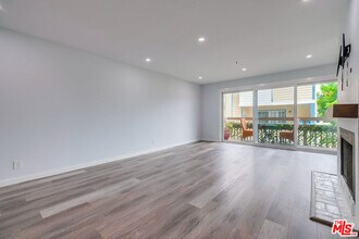 230 S Catalina Ave in Redondo Beach, CA - Building Photo - Building Photo