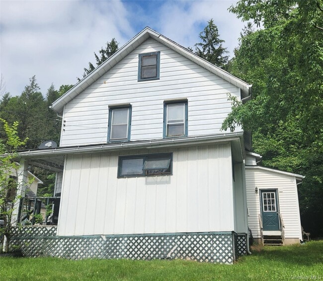 6202 NY-42 in Fallsburg, NY - Building Photo - Building Photo
