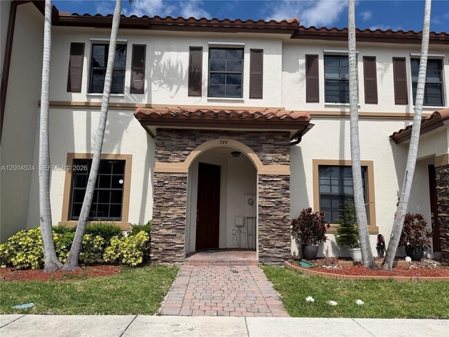 property at 544 SE 32nd Ave