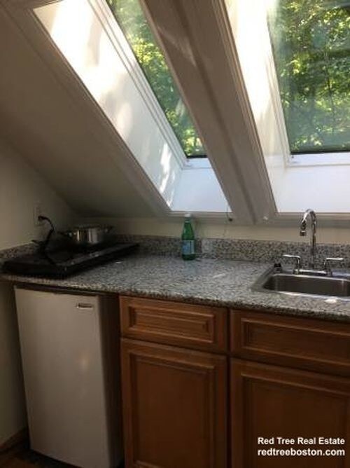 220 Mason Terrace-Unit -CC in Brookline, MA - Building Photo - Building Photo