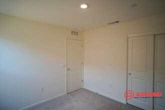 8322 Georgetown Dr in Bakersfield, CA - Building Photo - Building Photo